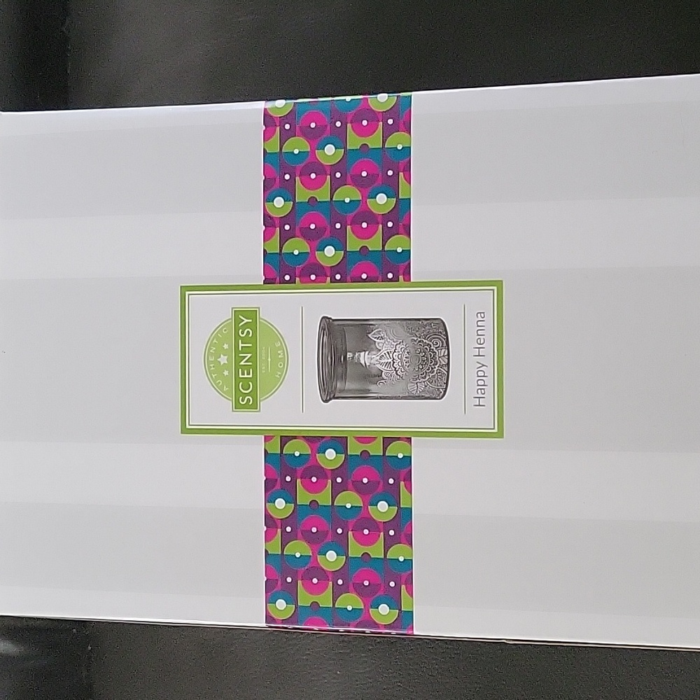 Scentsy Warmer- Happy Henna